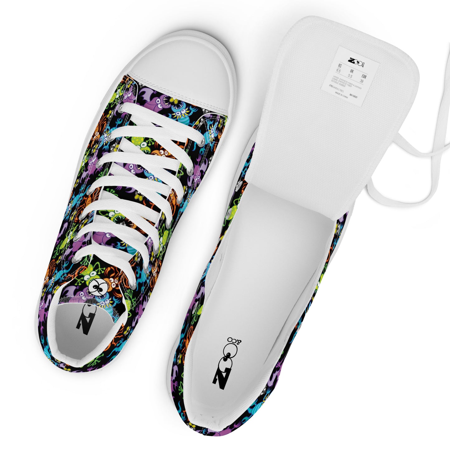 Bat, scorpion, lizard and frog fighting over an unlucky fly Men’s high top canvas shoes. Zoo&co branded shoes