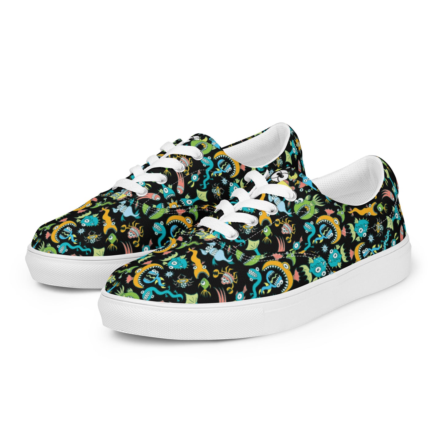 Sea creatures pattern design Men’s lace-up canvas shoes. Overview