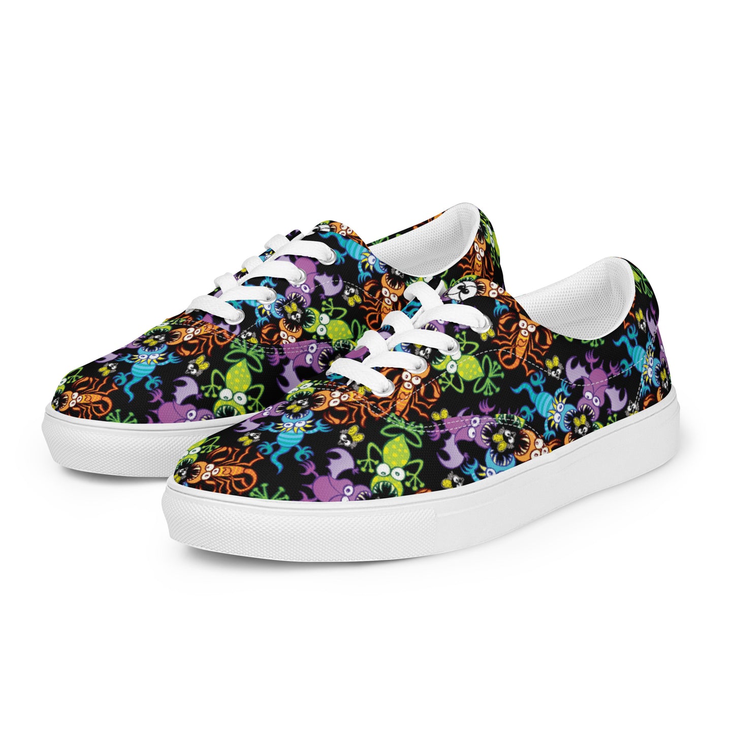 Bat, scorpion, lizard and frog fighting over an unlucky fly Men’s lace-up canvas shoes. Overview