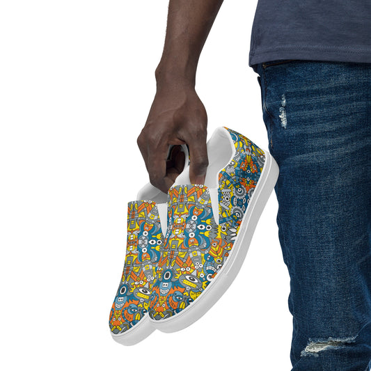 Retro robots doodle art Men’s slip-on canvas shoes. Lifestyle