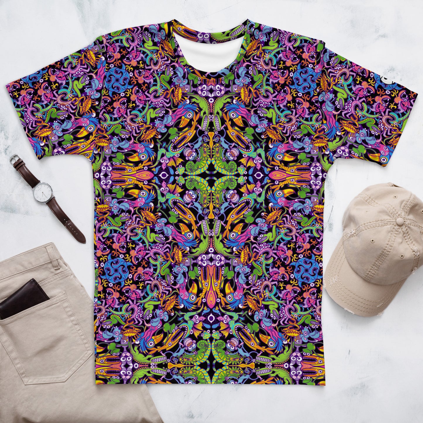 Eccentric critters in a lively crazy festival Men's T-shirt