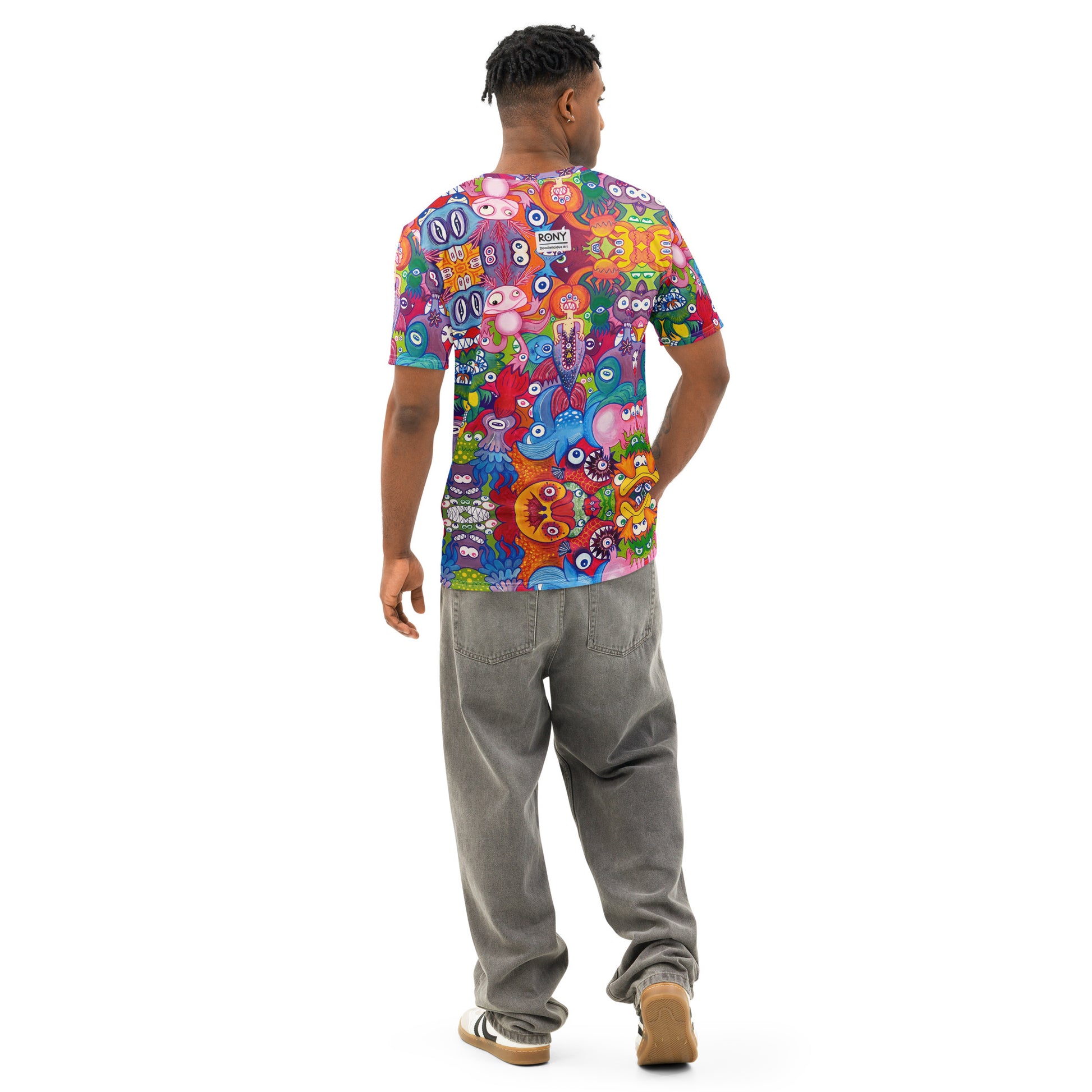 Doodle folie all over print men's cotton art t-shirt. Lifestyle