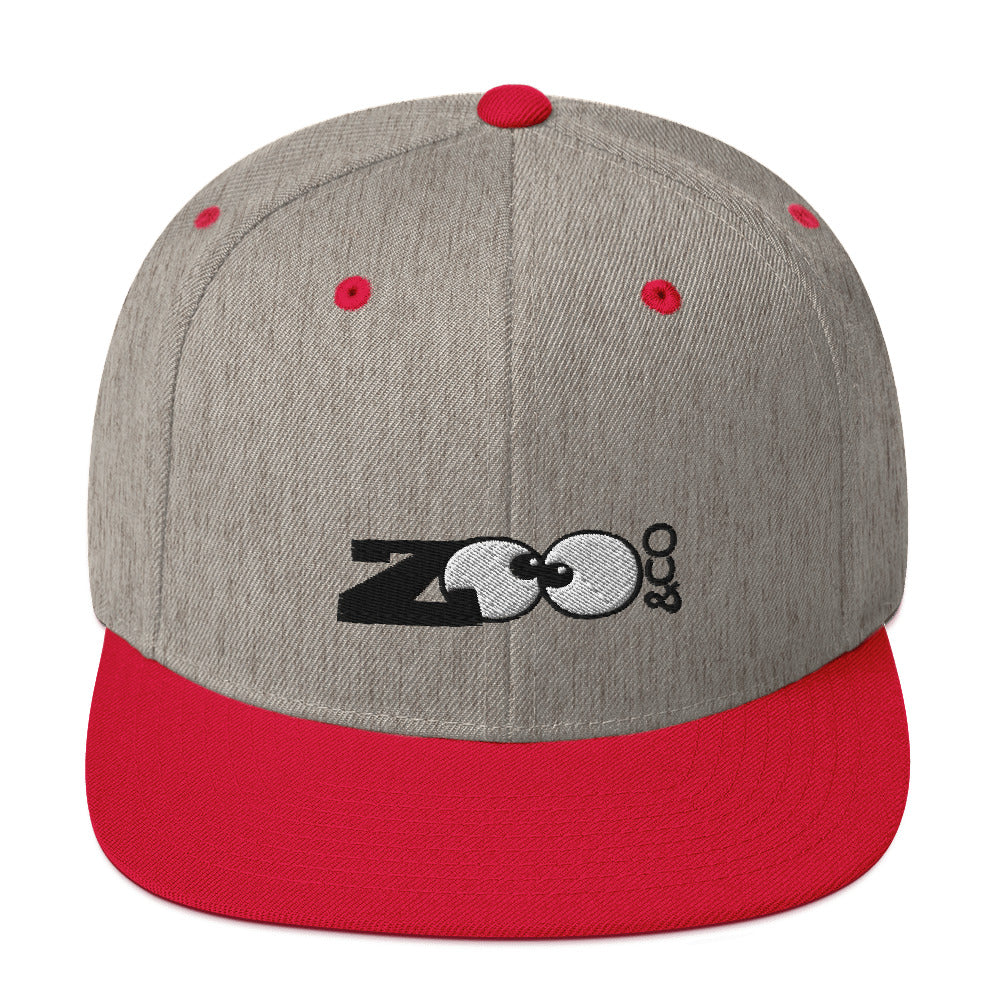 Zoo&co branded Snapback Hat. Heather grey red. Front view