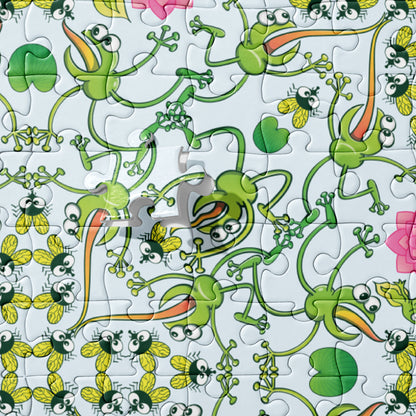 Funny frogs hunting flies Jigsaw puzzle. 520 pieces. Product detail