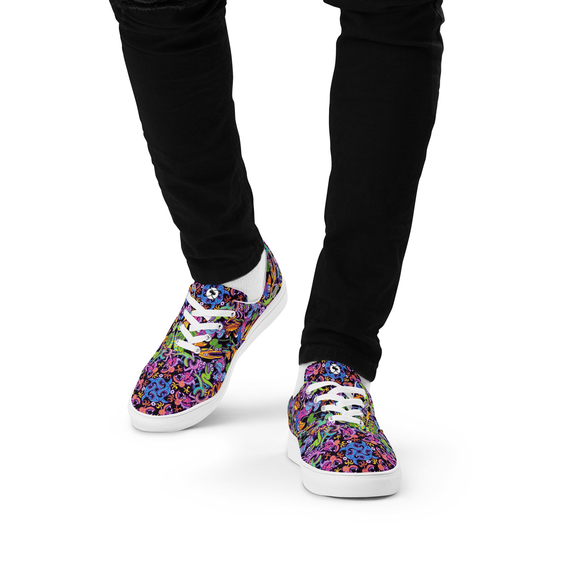 Eccentric critters in a lively crazy festival Men’s lace-up canvas shoes. Lifestyle