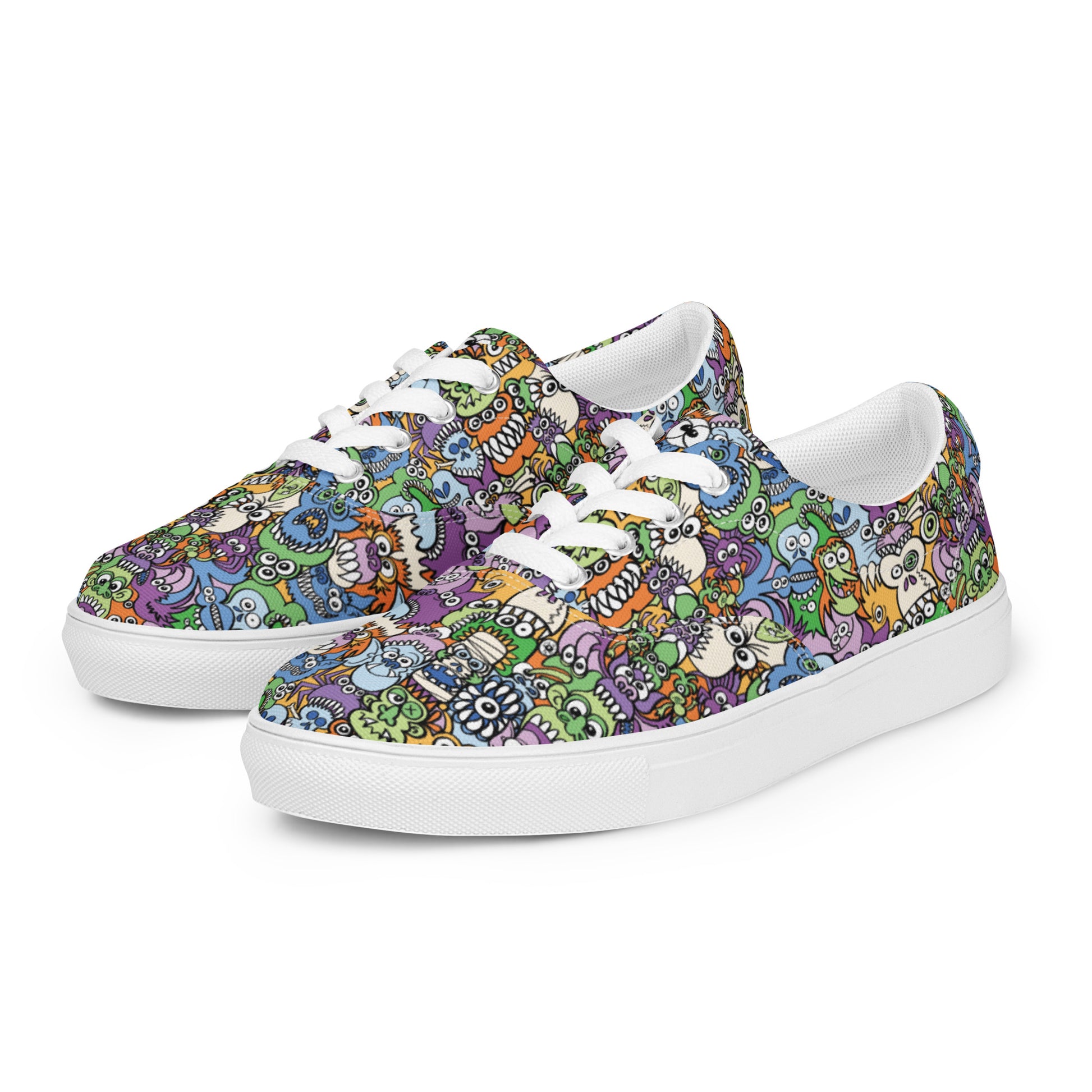 All the spooky Halloween monsters in a pattern design Men’s lace-up canvas shoes. Overview