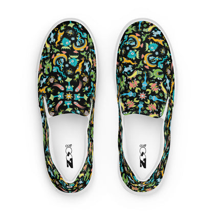 Sea creatures pattern design Men’s slip-on canvas shoes. Top view