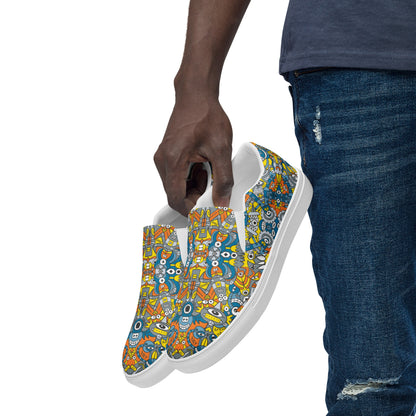 Retro robots doodle art Men’s slip-on canvas shoes. Lifestyle