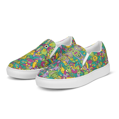 It's life but not as we know it pattern design Men’s slip-on canvas shoes. Overview