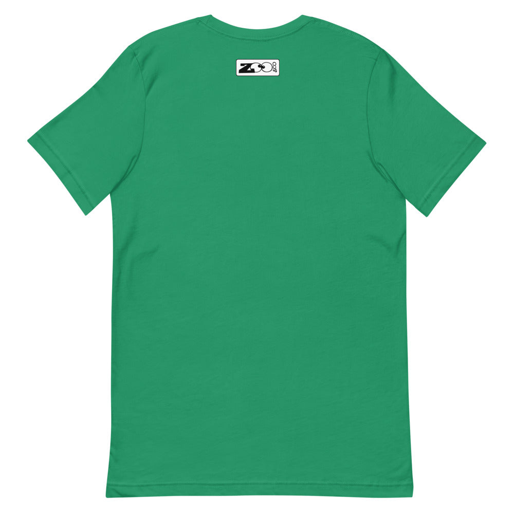Saint Patrick’s Day Gecko holding a shamrock Short-Sleeve Unisex T-Shirt. Man pic. Kelly green. Back view