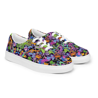 Eccentric critters in a lively crazy festival Women’s lace-up canvas shoes. Overview